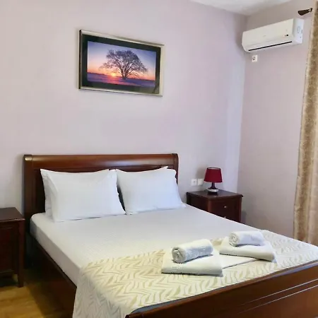 Erdeti & Apartment *